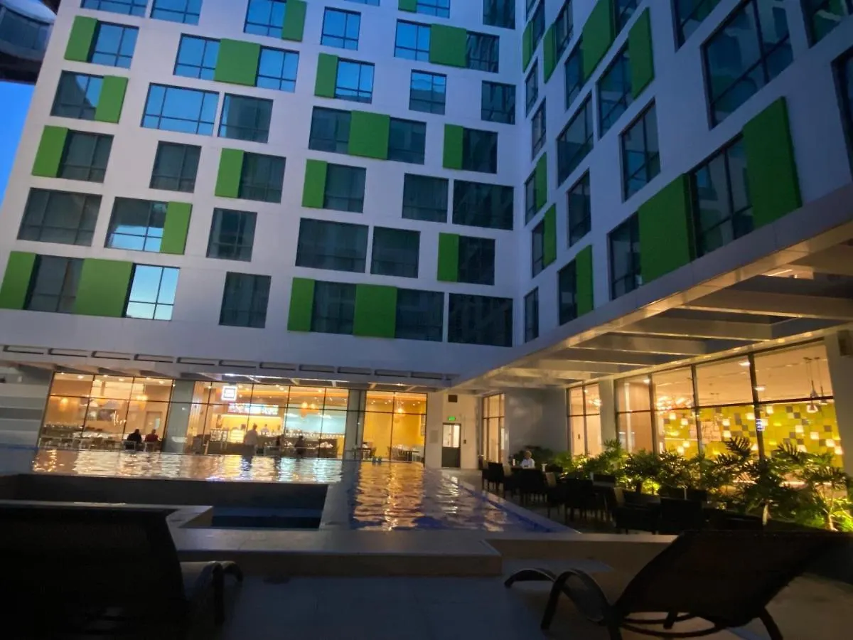 Republic Plaza Sai Gon Airport - Free Pool Apartment Ho Chi Minh City Vietnam