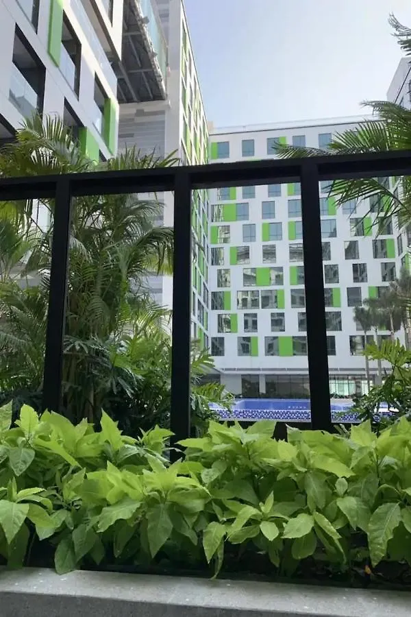 Republic Plaza Sai Gon Airport - Free Pool Apartment Ho Chi Minh City